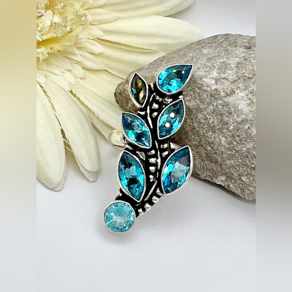 BLUE TOPAZ RING - Picture 10 of 17